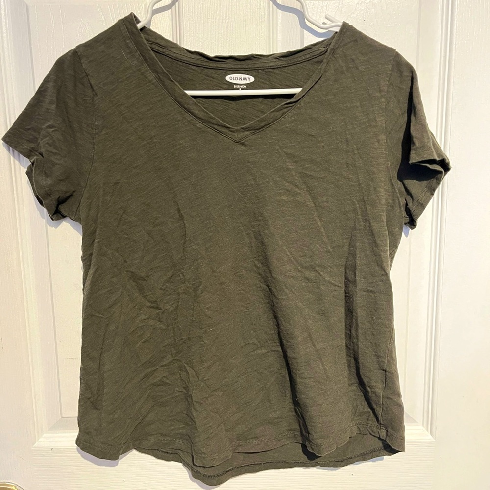 Old Navy v-neck tshirt